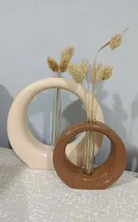 دکوری های سنگ مصنوعی وشمع های استوانه ای