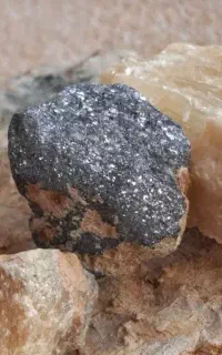 سنگ قیمتی گران بها نایاب