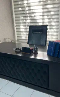 میز مدیریت ۱۹۰×۸۰ سالم و تمیز