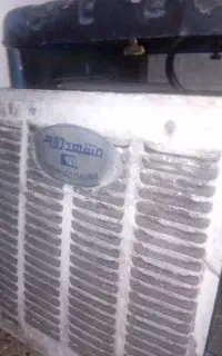 کولر ۳۵۰۰ فقط بدنه و موتور دارد