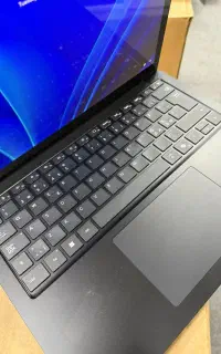 نیروی آشنا با خدمات اینترنتی و فروش کامپیوتر