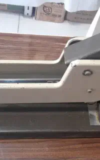 میخکوب (منگنه کتاب) مکس