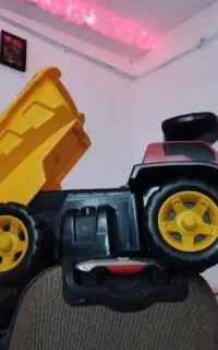 کامیون اسباب بازی، بزرگ.