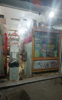 اجاره مغازه 12 متری با امکانات(قفسه بندی و2 یخجال)