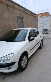 باسلام  یک دستگاه سواری پژواس دی مدل ۹۰اتومات