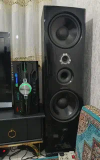 اسپیکر ویکر بزرگ  با باند ۱/۳۰سانت