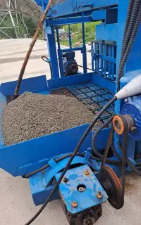 کارگر بلوک زنی