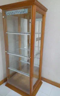 ویترین شیشه ای