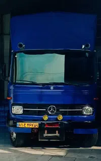 813