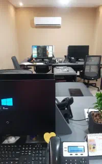 چند همکار خانم اداری