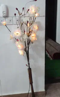 آباژور با گلدون سه پایه