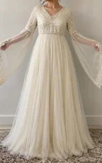 تعدادی لباس مجلسی زنانه