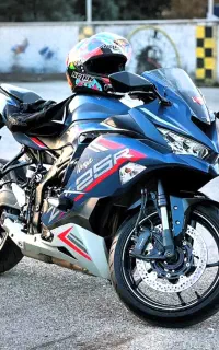 کاوازاکی Zx25 چهارسیلندر مدل ۱۴۰۱ رنگ خاص