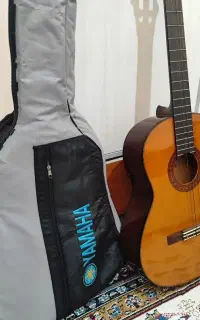 گیتار یاماها C70