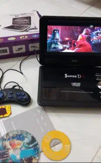 دی وی دی پرتابل ۱۰اینچ