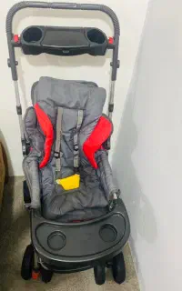 یک دستگاه کالسکه مارک چیکو به فروش می رسد