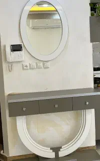 کنسول و آینه طوسی و سفید