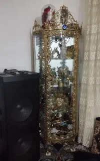 بوفه برنزه و ساعت ایستاده