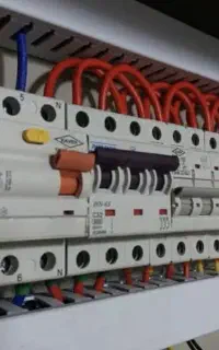 برقکار.برق کاری وتعمیرات برق هوشمند کولرو اسپیلت