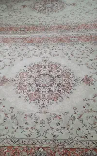 دو عدد فرش ۶ متری نیاوران