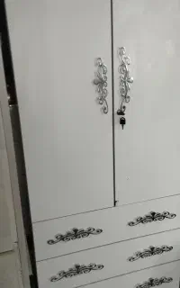 کمد لباسی در حد نو