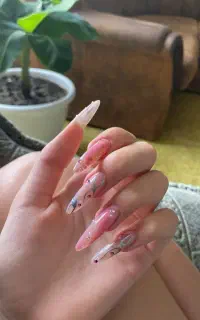 خدمات تخصصی ناخن