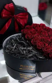 دسته گل روبانی و رز جاودان
