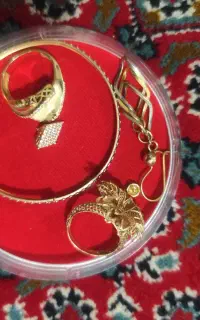 مقداری طلای شکسته و قابل استفاده فروش فوری