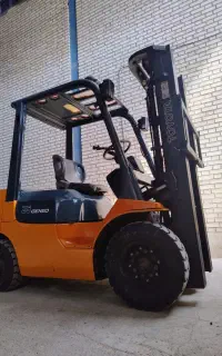 خدمات تخصصی برق لیفتراک