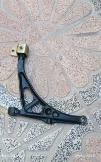 تبق جلو پژو  ایساکویی سمت راست