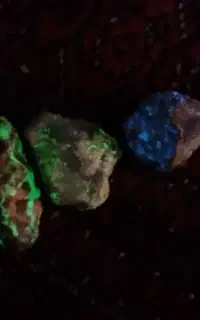 گوهر شبچراغ و شهاب سنگ