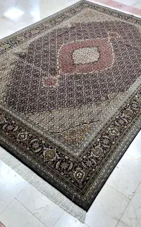 فرش دستباف  نقشه‌ماهی‌‌مارالان  بافت‌تبریز