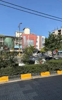 مغازه بر جاده اصلی