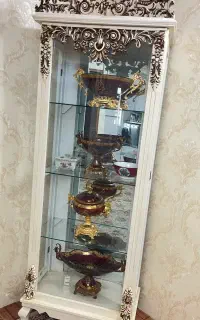 ظرف های داخل ویترین