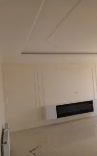 تابلو. نقاشی رنگ کاری ساختمان