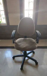 صندلی چرخان و جکدار مناسب میز تحریر و کار