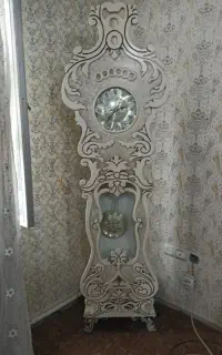 بوفه و ساعت ایستاده