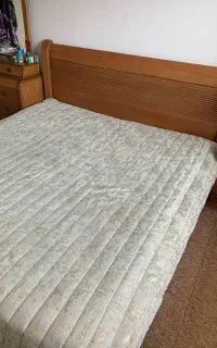 ۳عدد تخت بامتعلقات و یک عدد راک و گرام و میز خاطره