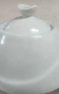 قوری چینی سفید