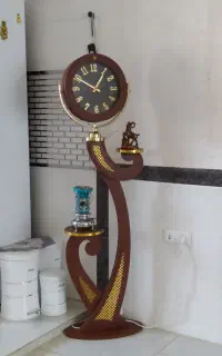 ساعت پایه دار