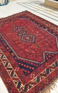 فرش دست‌باف قشقایی قدیمی ۸۰ ساله، سالم