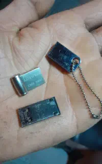 فلش ۳۲ کارکرده