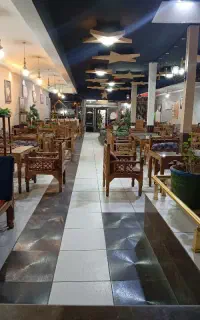 کارگر ساده کار در رستوران