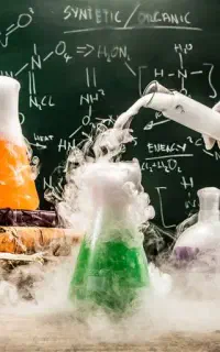 تدریس شیمی و ریاضی