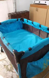 گهواره و کنار تخت مادر در حد نو