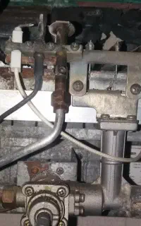 سرویس و تعمیرات آبگرمکن دیواری وبرق ساختمان