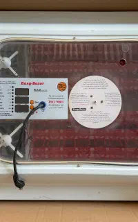 دستگاه جوجه کشی ایزی باتور ۹۶ تایی