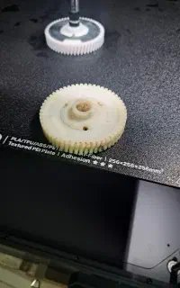 ساخت انواع چرخدنده و وسایل پلاستیکی