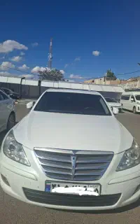 جنسیس سدان 2009 لاکاغذی