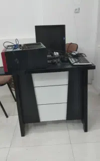 میز مدیریت و میز کامپیوتر